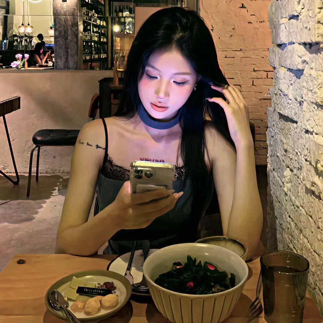 战火中的花蕾